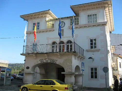 Casa do Concello de Val do Dubra.