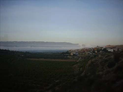 View of the village of La Torre de l'Espanyol (La Ribera d'Ebre), from the old way of La Figuera (El Priorat).