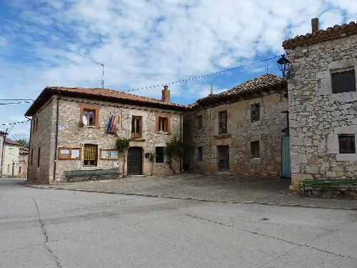 Nebreda - Ayuntamiento y casas