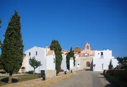 Kirche und Kapelle auf dem Gipfel des Puig de la Misericòrdia in Vinaròs.