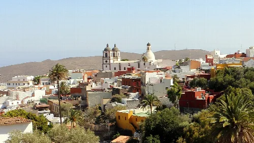 Panoramablick auf die Altstadt von Ingenio von El Sequero aus.
