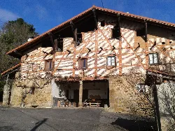 Wood and brick farmhouse in Bérriz, Vizcaya.