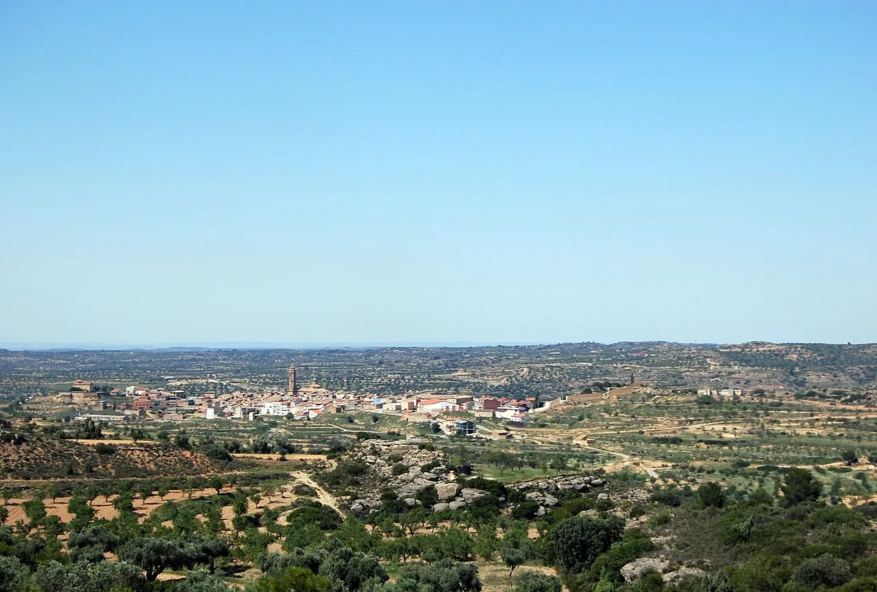 Paisaje con campos y colinas en Valdealgorfa, Teruel.