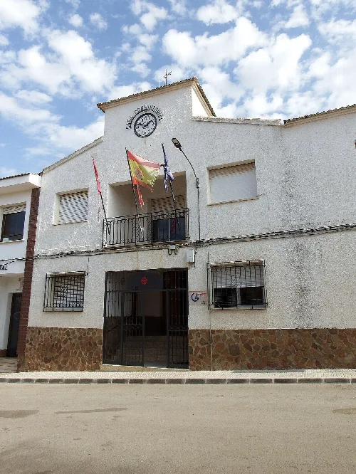 Villanueva de San Carlos, Ayuntamiento.