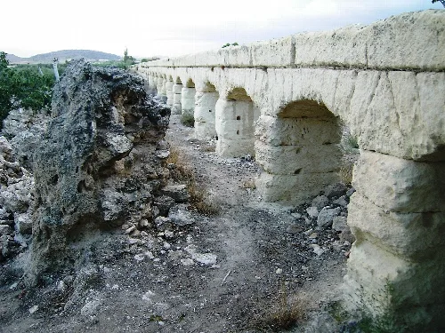 Acueducto Viejo (S.XVIII) y Acueducto Nuevo (S.XIX) del Molino de Arriba en Albatana