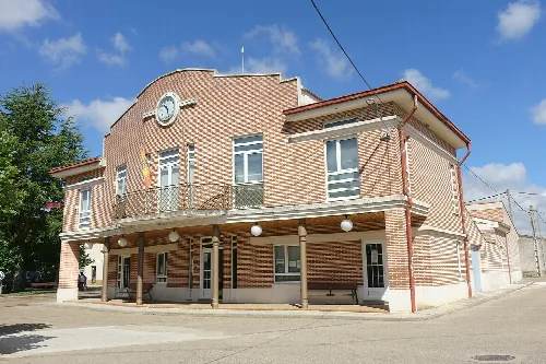 Casa consistorial de Perales (Palencia, España).