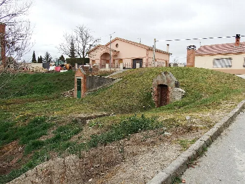Stone and earth underground structure in Aldehuela del Codonal.