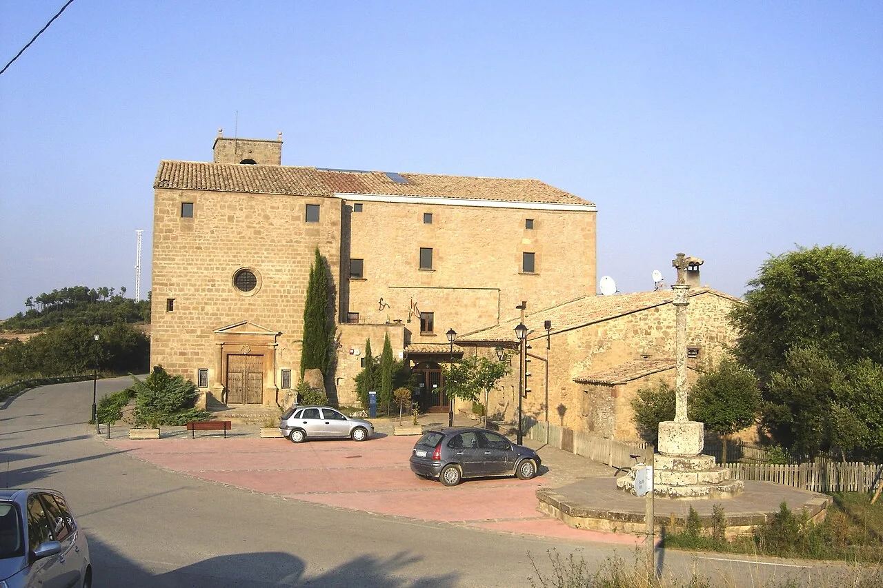 Pinos (Solsonès) - Al centre de la imatge, el Santuari i l'edifici de l'ajuntament





This is a photo of a building listed in the Catalan heritage register as Bé Cultural d'Interès Local (BCIL) under the reference IPA-17539.