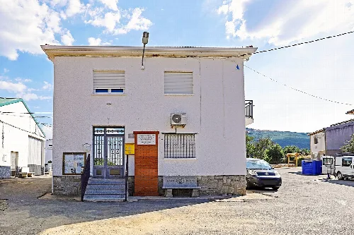 Navarredonda de la Rinconada es un municipio de la comarca Sierra de Francia-Quilamas, en la provincia de Salamanca.