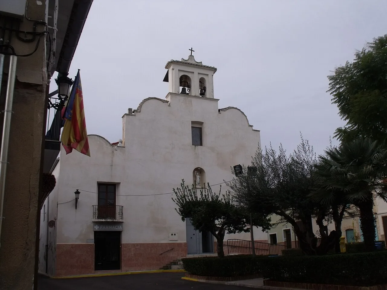 Exterior de la Iglesia Parroquial de San Juan Bautista en Vallés.