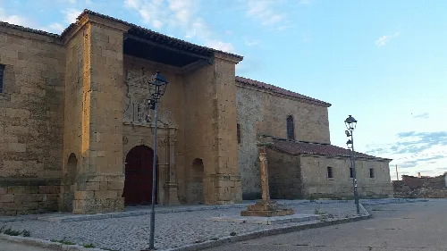 Imagen de la Iglesia Parroquial de San Cornelio y San Cipriano en Villaverde de Guareña, Salamanca.