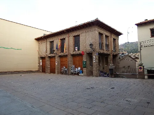 Santa María de Dulcis, ayuntamiento en Huerta de Vero