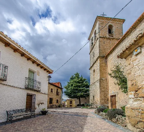Iglesia de San Benito desde la plaza de Marcelo Esteban.