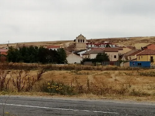 Houses and a church in Hontanares de Eresma, Segovia.