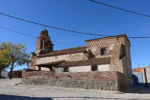 Iglesia de San Andrés Apóstol, en Muñogrande (Ávila, España).