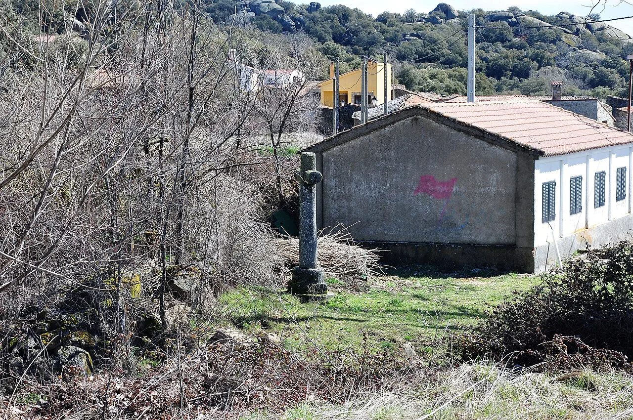 Cruz en Collado del Mirón, Ávila, España.