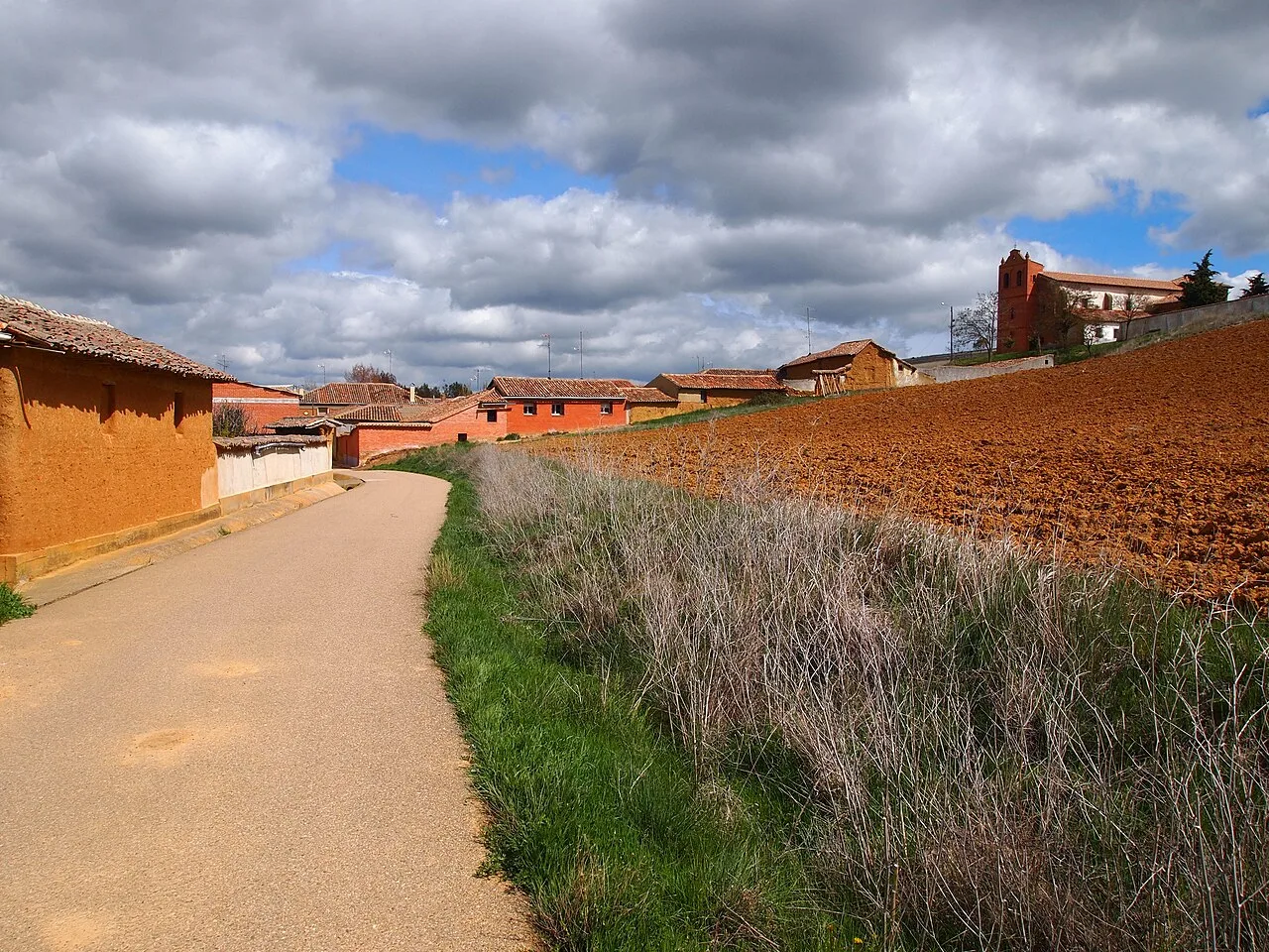 Arriving to Ledigos, Palencia