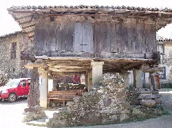 Wooden hórreo on stones in Felguera, Riosa.