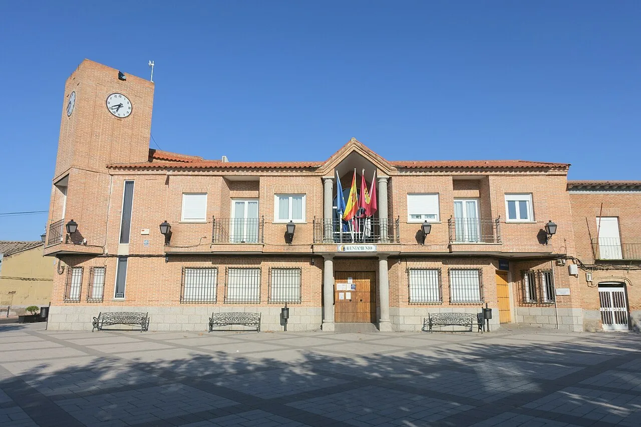 Casa consistorial de Alcabón (Toledo, España).