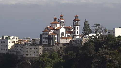 Kirche auf einem Hügel in Moya, Gran Canaria.
