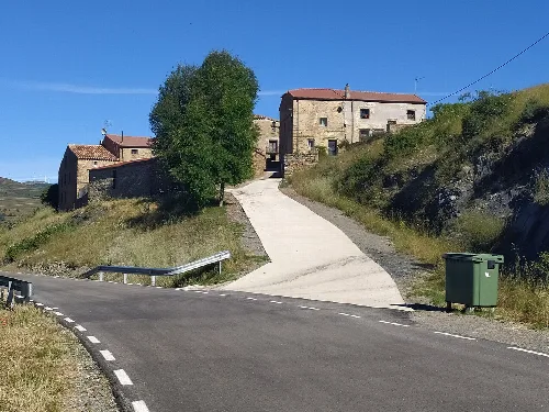 Acceso al barrio de abajo (Las Aldehuelas)