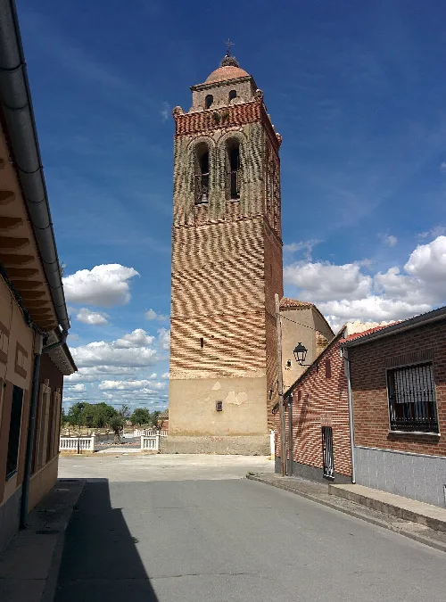 Iglesia de la Asunción de Nuestra Señora, en Moraleja de Matacabras (Ávila, España).