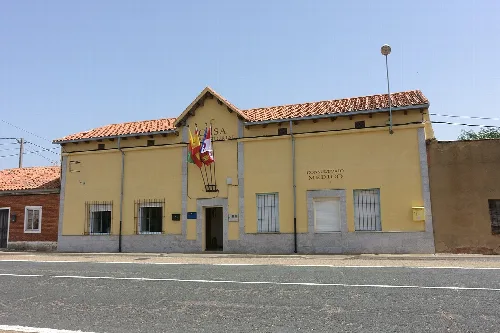 Casa consistorial de Pozuelo del Páramo (León, España).