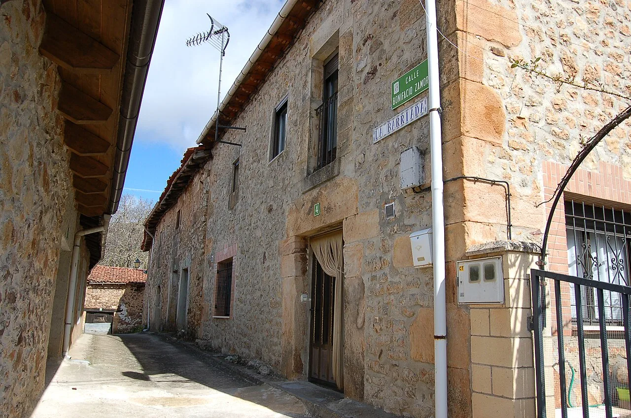 Calle de Bonifacio Zamora en Monterrubio de la Demanda