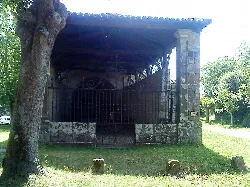 San Antonio shrine in Errigoiti, with wooden and iron structure.