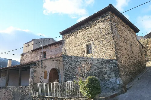 Iglesia de la Natividad de Nuestra Señora, en Prádena de Atienza (Guadalajara, España).