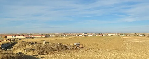 Revellinos, vista población desde el camino de las bodegas