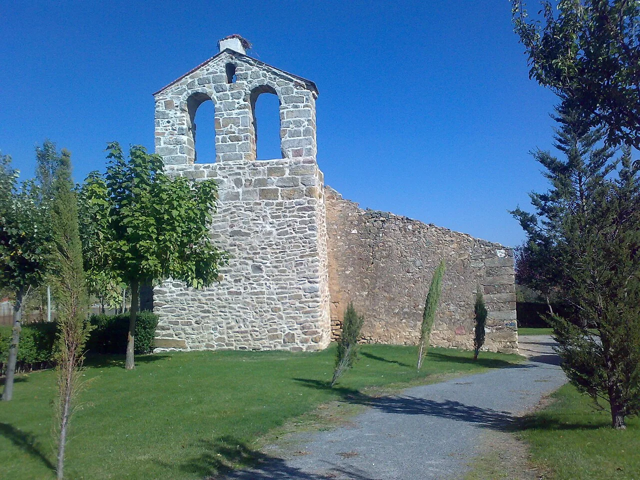 Iglesia antigua de Valdemierque, Salamanca (España).