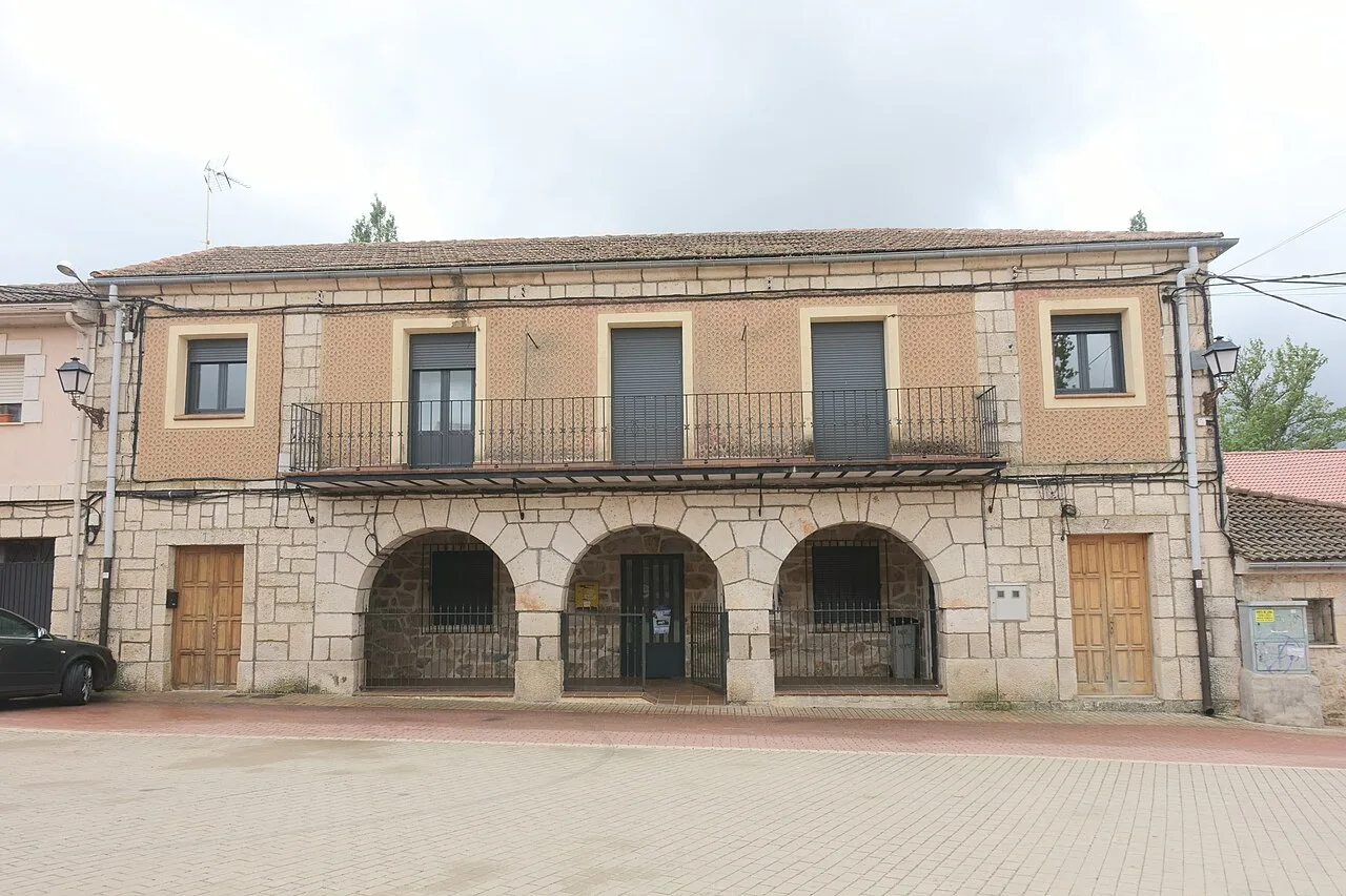 Casa consistorial de Castro de Fuentidueña (Segovia, España).