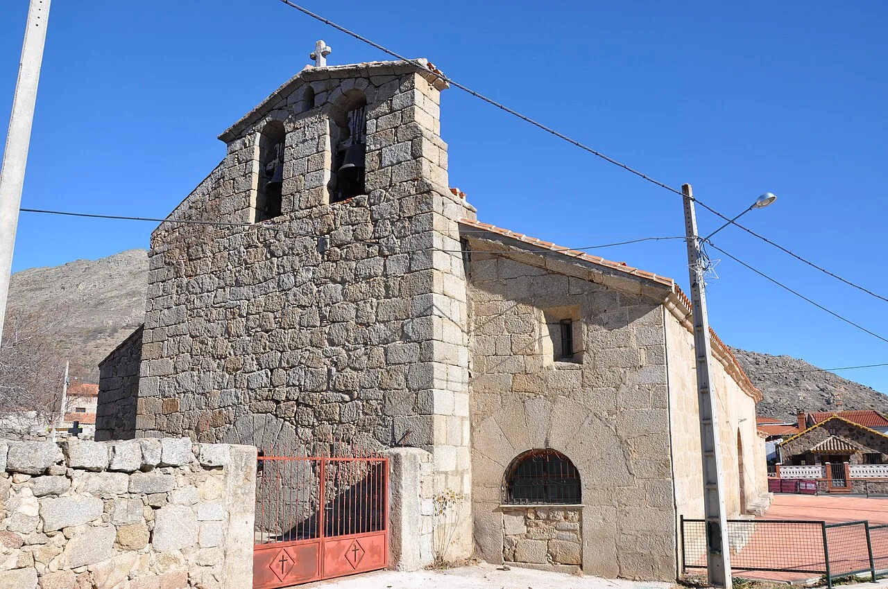 Iglesia parroquial de San Juan Bautista en San Juan del Molinillo, Ávila, España