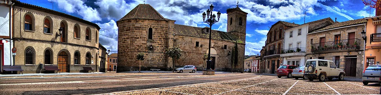 Plaza de Cervera de Los Montes Sin Nombre