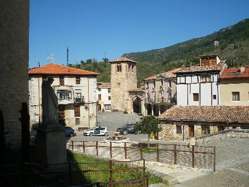 Square with buildings and tower in Oña, Burgos