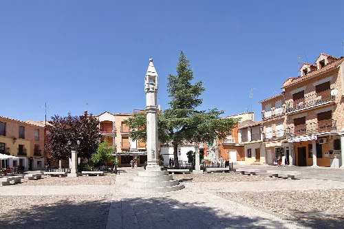 Plaza de España with fountain and buildings in Casarrubios del Monte.