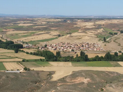Vista del pueblo de Caltojar (Soria) desde el Llano.
