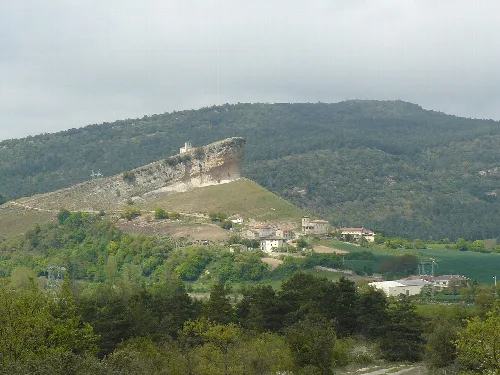 Panoramic view of castle and village in Burgos.