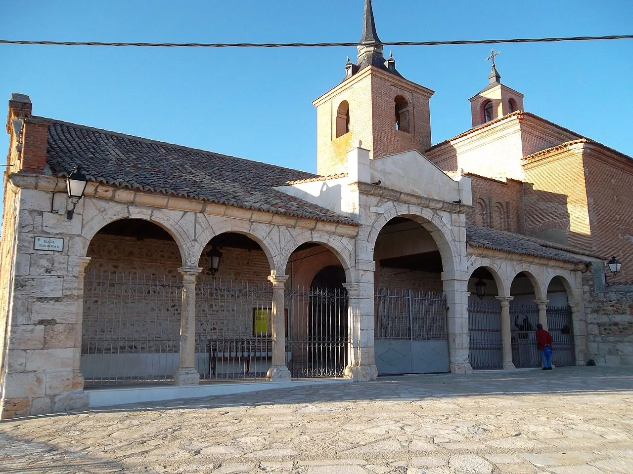 Quer-La Iglesia parroquial de Santa María la Blanca, construida en el siglo XVI,  entre 1571 y 1575.