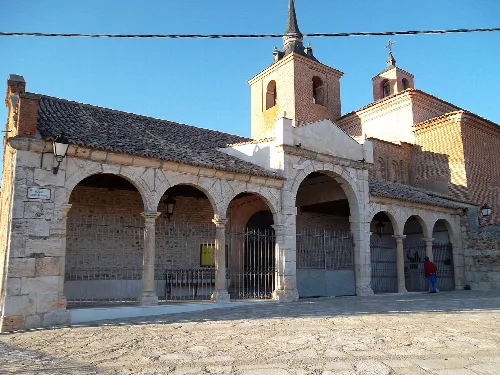 Quer-La Iglesia parroquial de Santa María la Blanca, construida en el siglo XVI,  entre 1571 y 1575.