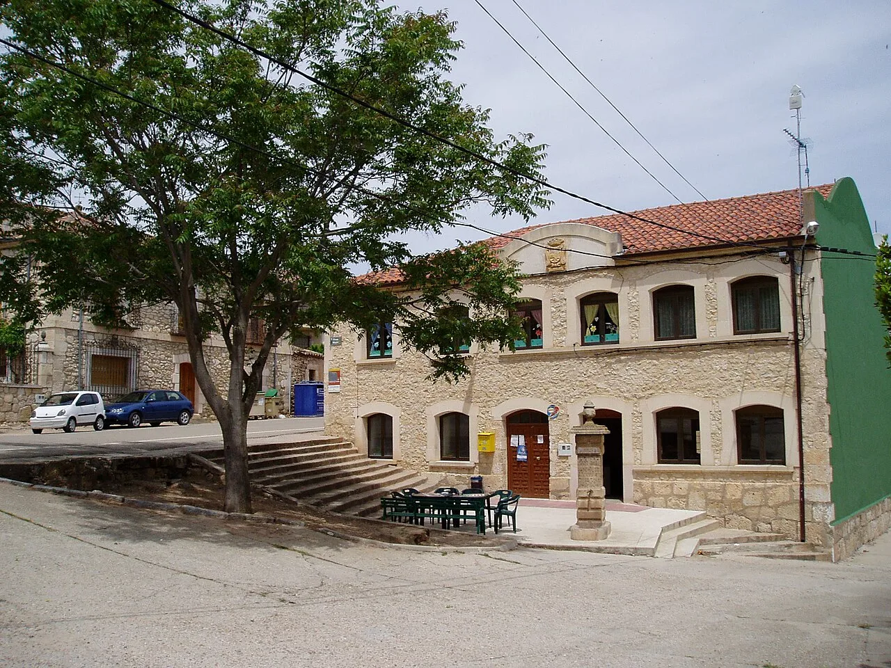 Pardilla: plaza y ayuntamiento