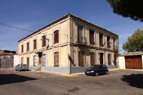Antiguas escuelas de Chozas de Canales