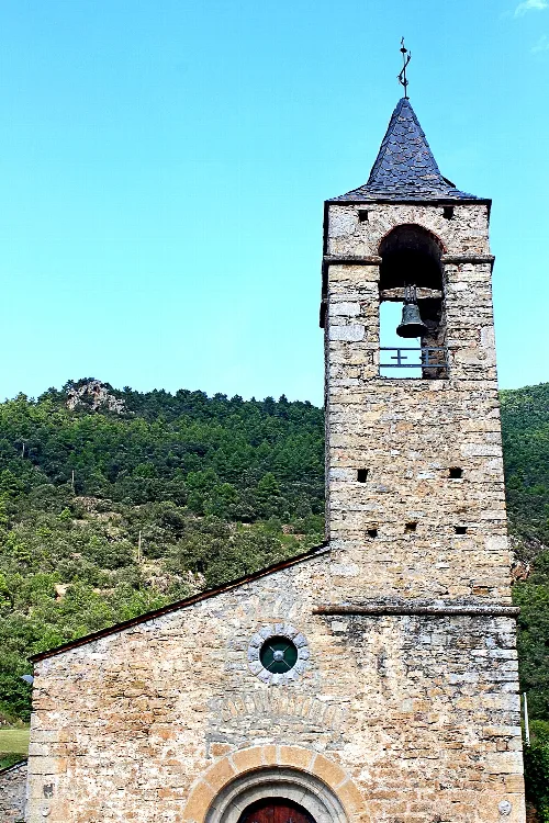 This is a photo of a building listed in the Catalan heritage register as Bé Cultural d'Interès Local (BCIL) under the reference IPA-154542.