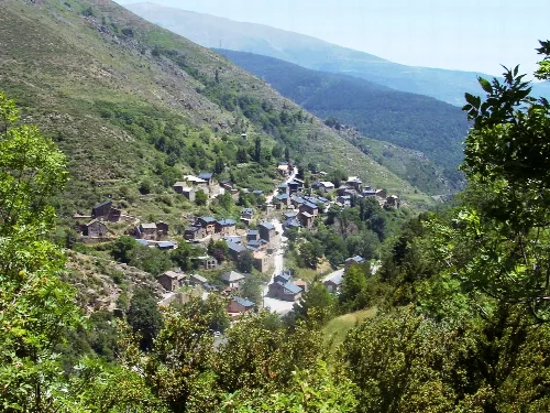 Vila de Toses, a la Vall de Ribes (Ripollès)