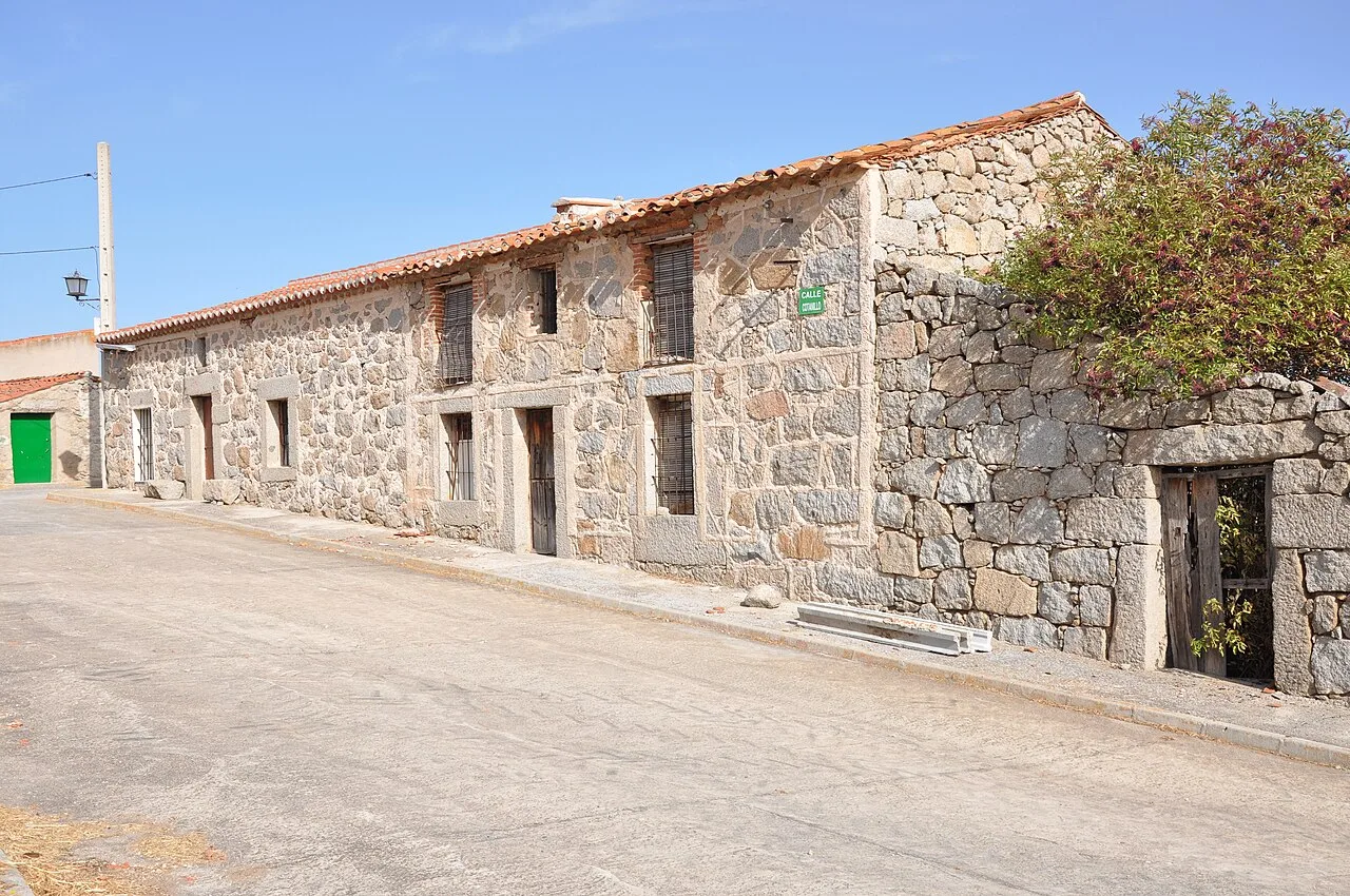 Houses in Bularros, AV, Spain