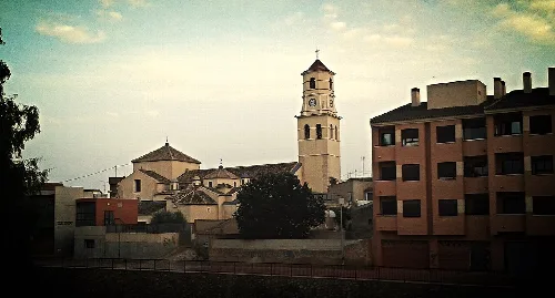 Kirche San Agustín mit Turm in Fuente Álamo de Murcia.