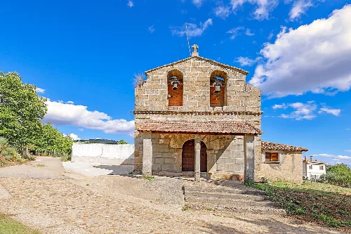 San Miguel de Robledo es un municipio de la comarca Sierra de Francia, provincia de Salamanca.