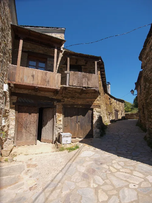 Street in the spanish village of Santa Cruz de los Cuérragos (province of Zamora)