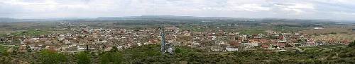 Vista panorámica de Santacara con casas y calles en Navarra.
